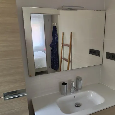 Habitacion Con Bano Algorta Privatunterkunft Getxo