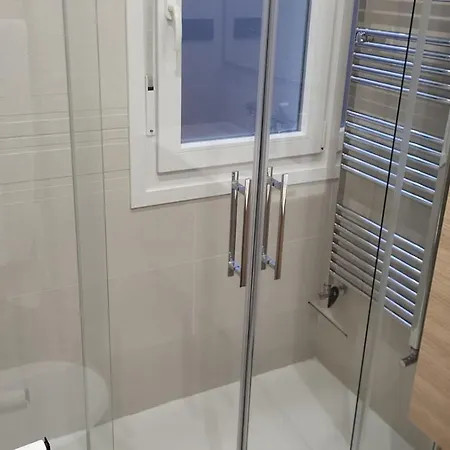 Habitacion Con Bano Algorta Privatunterkunft Getxo